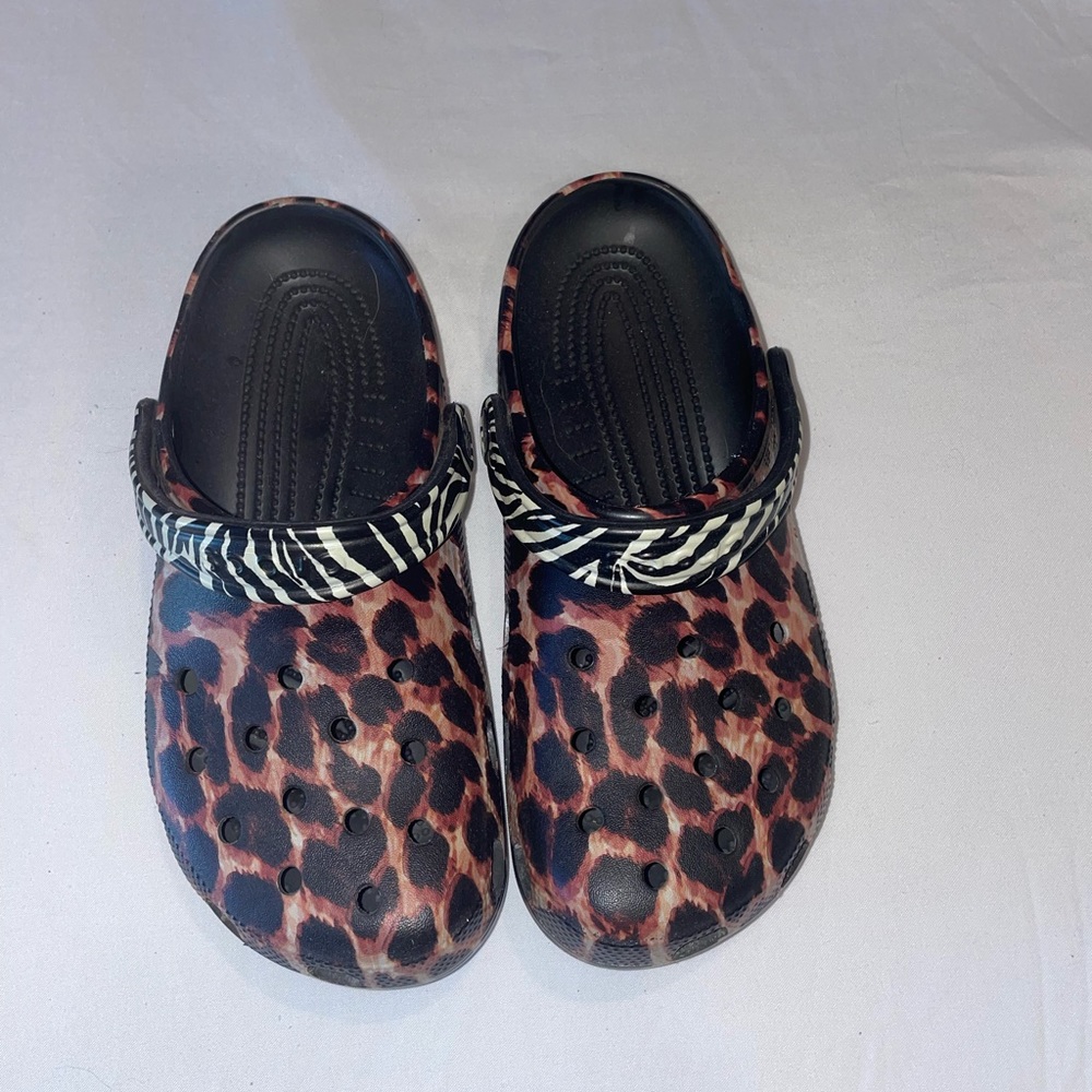 Cheetah print Crocs with zebra accent strap womens 9